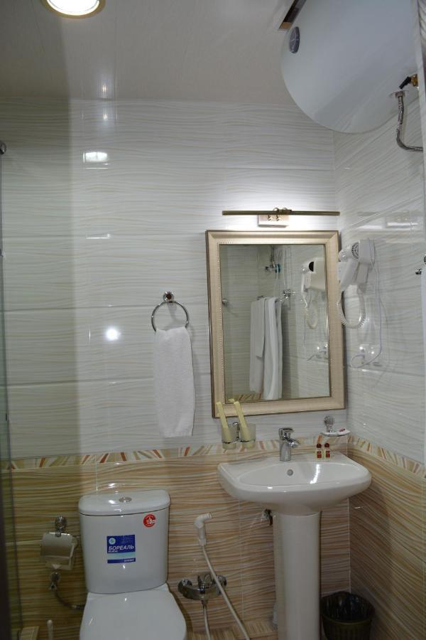 Nur M Hotel Tashkent Esterno foto