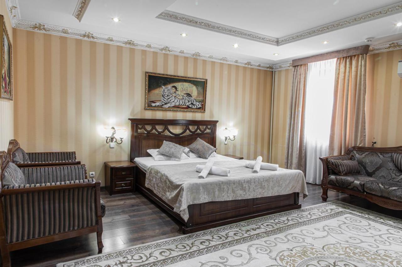 Nur M Hotel Tashkent Esterno foto