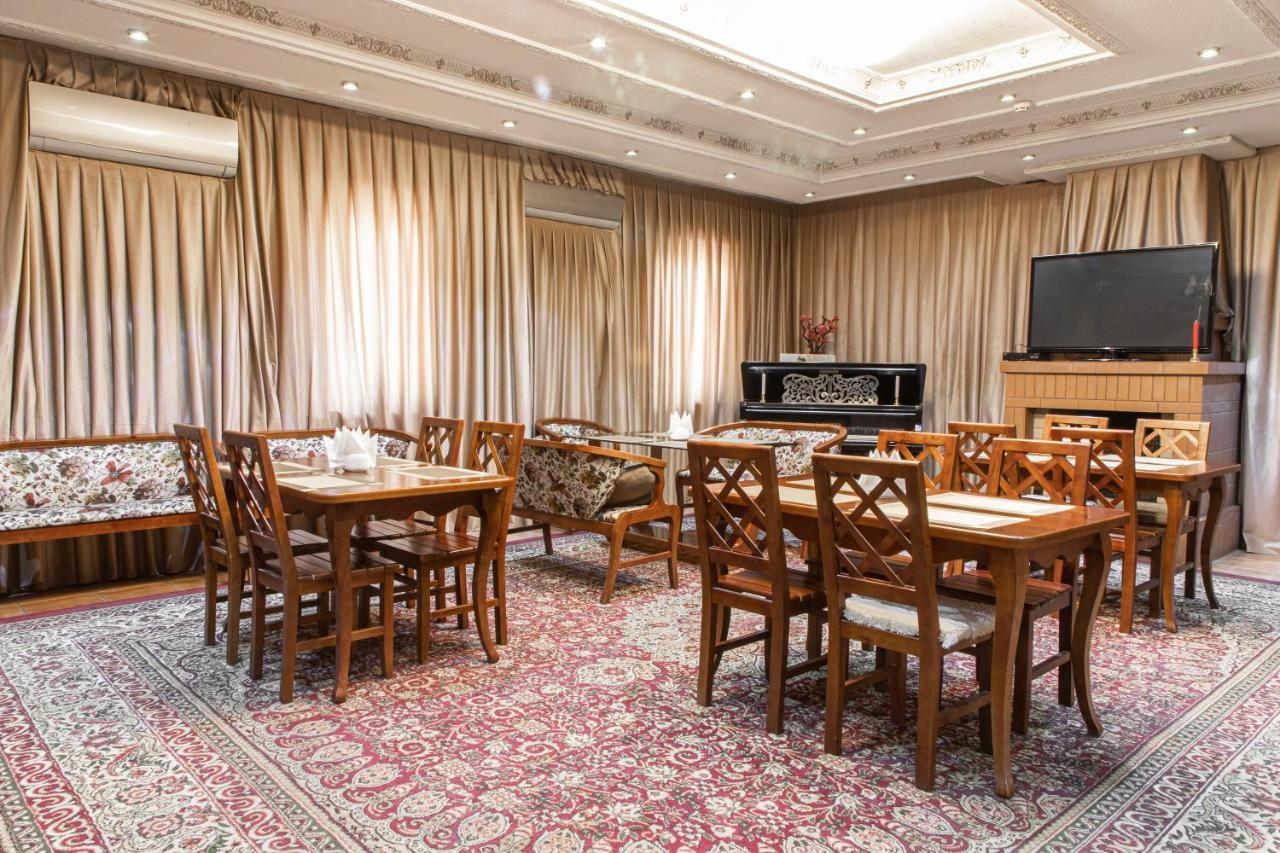 Nur M Hotel Tashkent Esterno foto