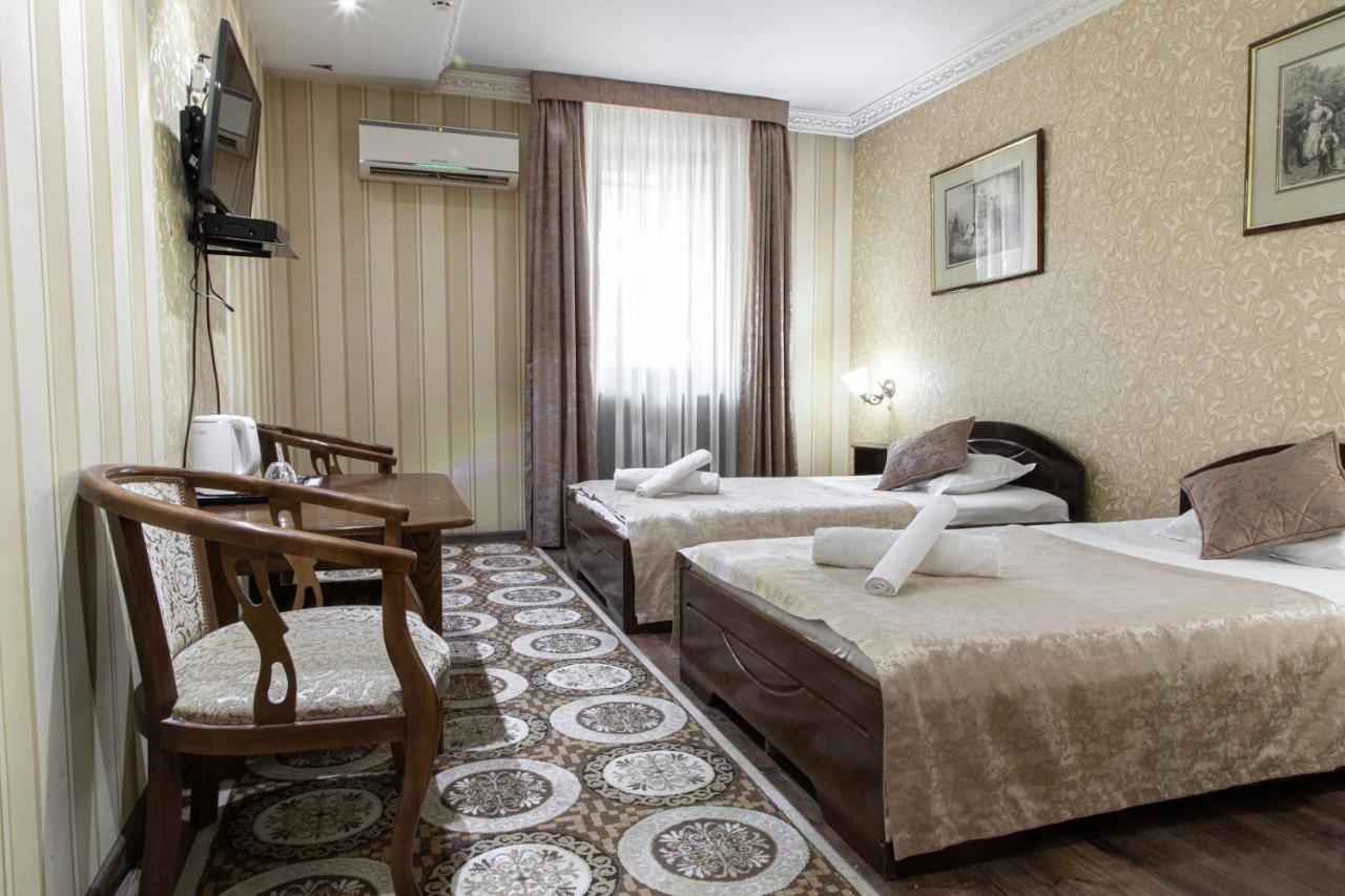 Nur M Hotel Tashkent Esterno foto