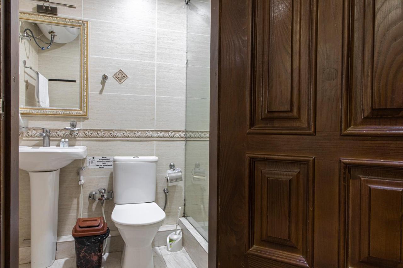 Nur M Hotel Tashkent Esterno foto