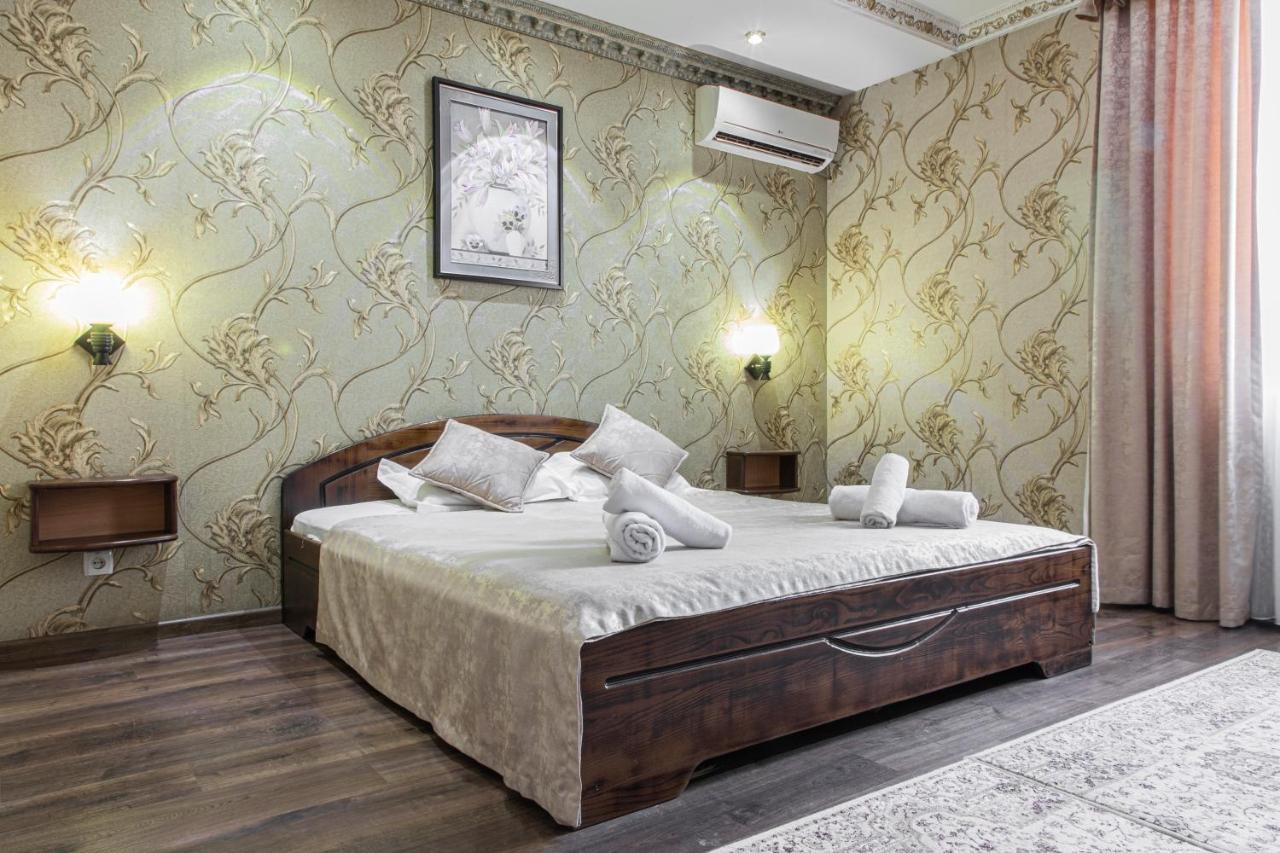 Nur M Hotel Tashkent Esterno foto