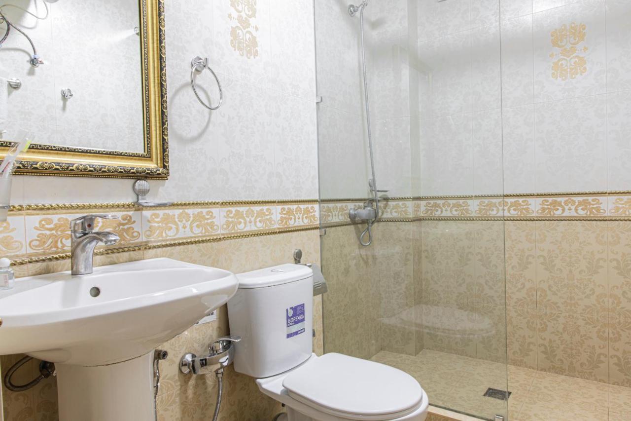 Nur M Hotel Tashkent Esterno foto