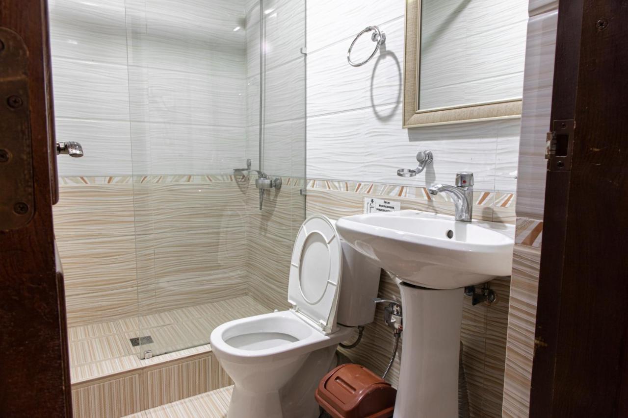Nur M Hotel Tashkent Esterno foto