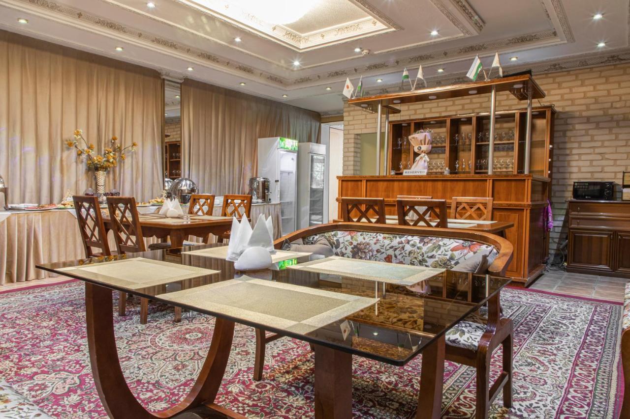 Nur M Hotel Tashkent Esterno foto